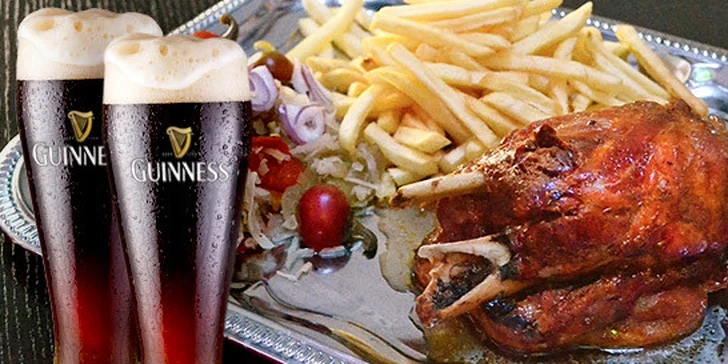 Grilované BBQ špeciality s prílohami a pivo Guiness