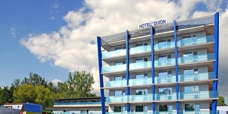 Letná dovolenka v Hoteli Dixon**** s celodennými vstupmi na plážové kúpalisko s Aqua Fun parkom priamo pri hoteli