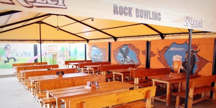 Bowling s 2 pivami alebo aj šťavnatým burgerom