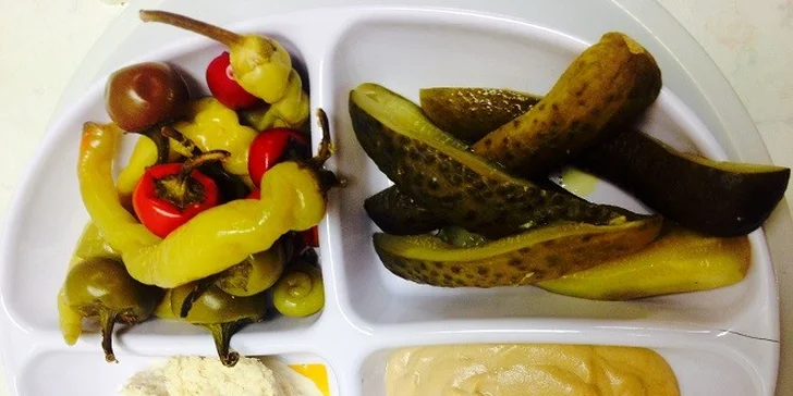 2 kg pečeného bavorského kolena s oblohou