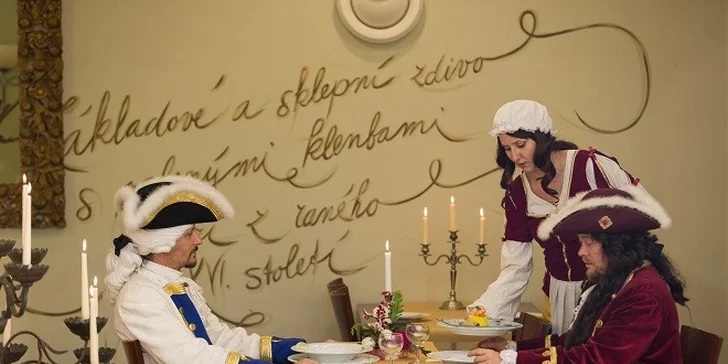 Zámocký hotel**** na okraji Prahy s pávmi a jazdiarňou