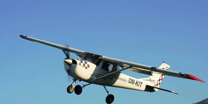 Vzrušujúci let lietadlom CESSNA 150 alebo CESSNA 172. Teraz špeciálne darčekové balíčky!