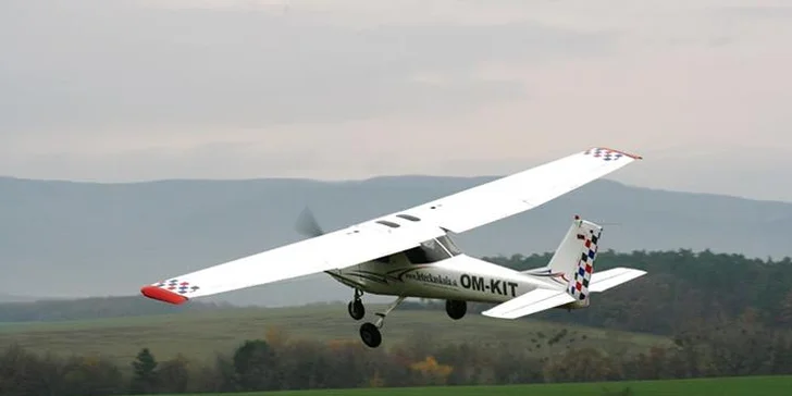 Vzrušujúci let lietadlom CESSNA 150 alebo CESSNA 172. Teraz špeciálne darčekové balíčky!