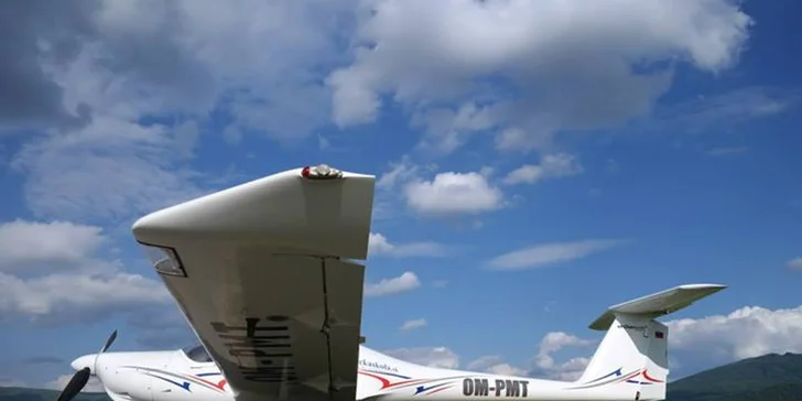 Vzrušujúci let lietadlom CESSNA 150 alebo CESSNA 172. Teraz špeciálne darčekové balíčky!