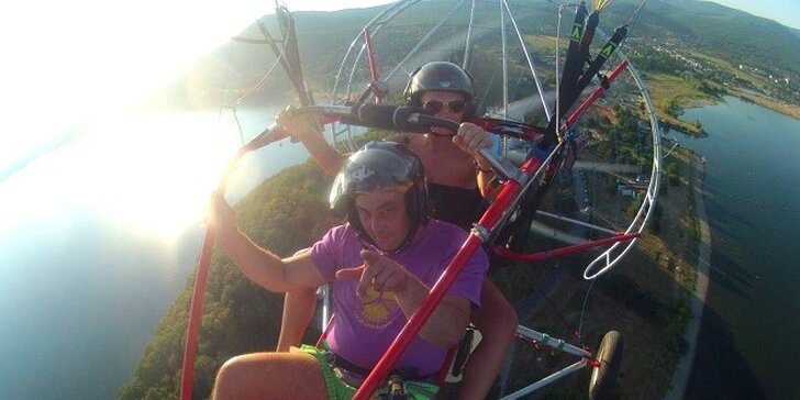Vyhliadkový tandemový let na motorovej paraglidingovej trojkolke