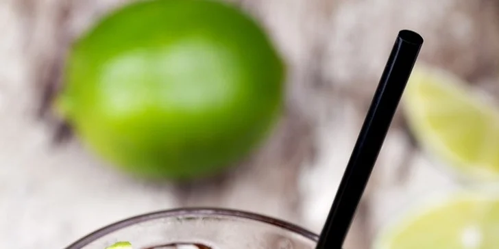 Osviežujúci nealko alebo MAXI litrový alko drink v centre mesta