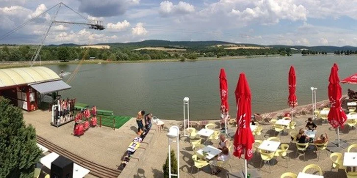 Letný adrenalín na vlnách: WAKEBOARDING