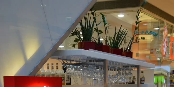 Káva s dezertom v obľúbenom centre Eurovea