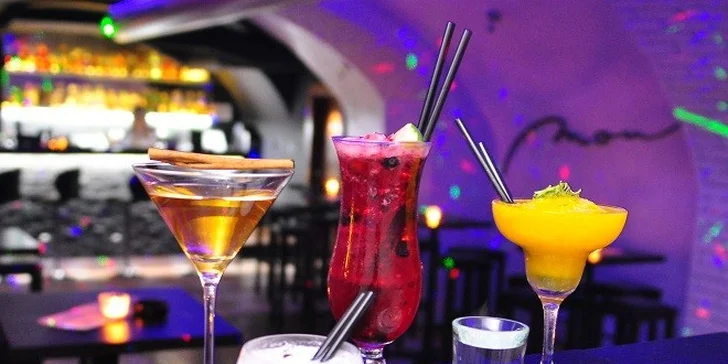 Miešané alko a nealko drinky v centre mesta za polovičnú cenu