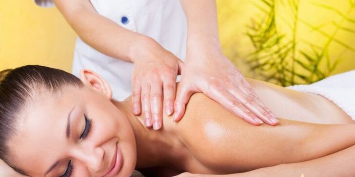 Reflexná masáž chodiel alebo klasická masáž chrbta