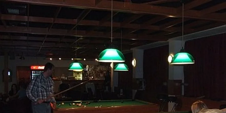 2,49 Eur za hodinu billiardu a 2 veľké kofoly v Hannibal bare. Prídite si zahrať s priateľmi billiard so zľavou 53%