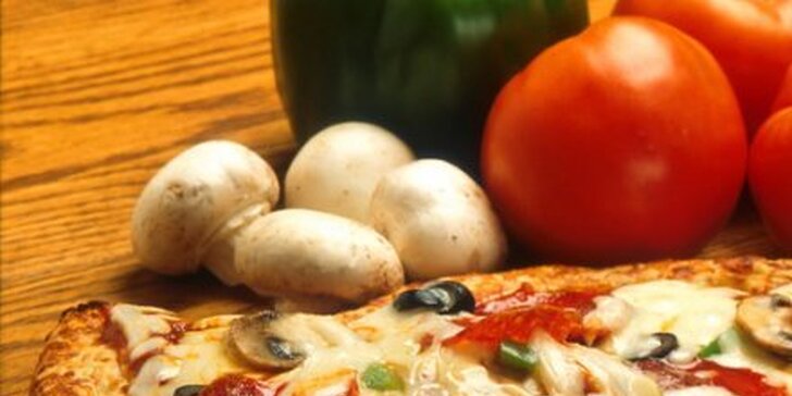 Chrumkavá pizza Na Sásovskej terase - na výber z 18 druhov