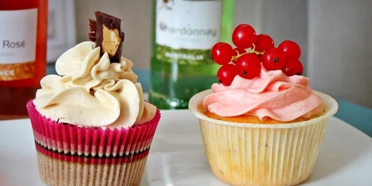 Delikátny cupcake a nápoj podľa výberu