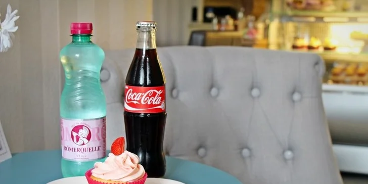 Delikátny cupcake a nápoj podľa výberu