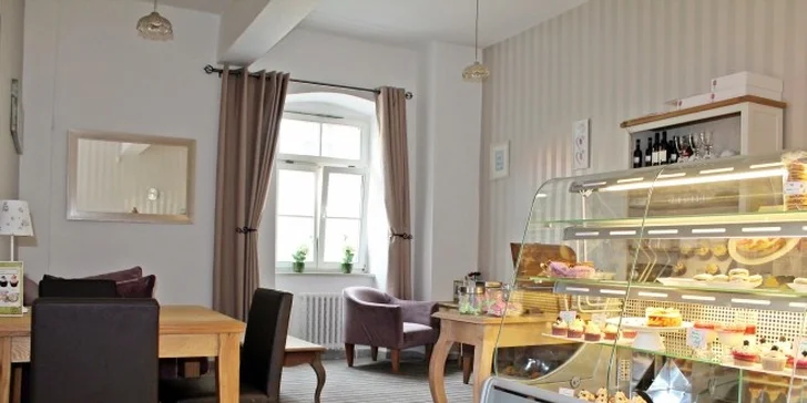 Delikátny cupcake a nápoj podľa výberu