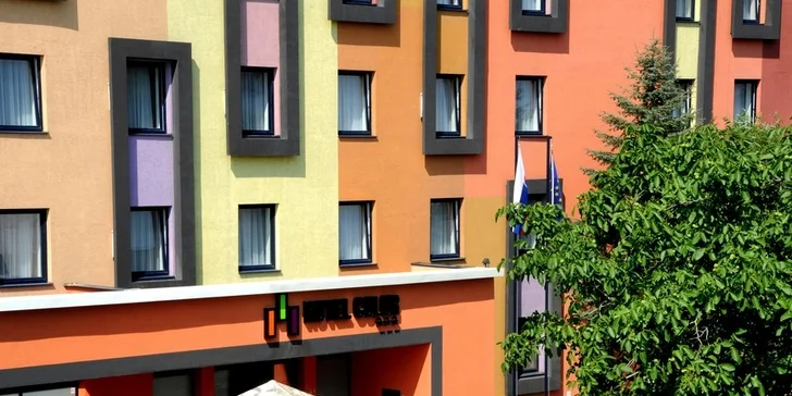 Pobyt na 1 noc v Hoteli COLOR***