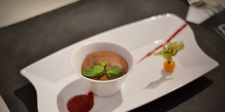 3-chodové menu so steakom a pohárom frankovky pre DVOCH