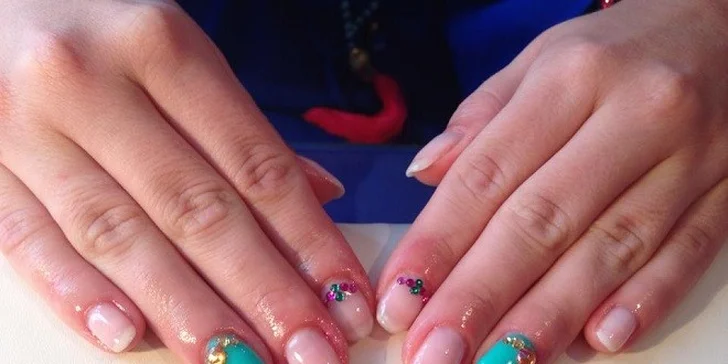 BIO pokrytie a predĺženie nechtov "Dance of Colors" u Barbory Balúchovej