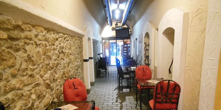Lahodné espresso, ľadová káva alebo fresh juice v centre mesta pre dvoch