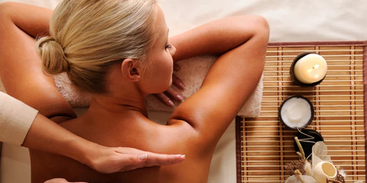 Aromatická reflexná masáž chodidiel alebo masáž chrbta, krku a ramien s rašelinovým zábalom 