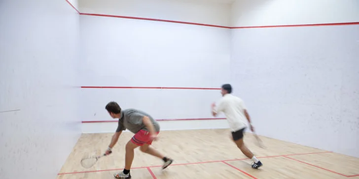 Hodina squashu vo fitness centre Herkules