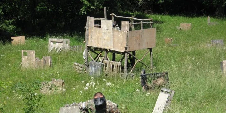 Paintball v Prešove – 3 hodiny na premakanom ihrisku. Výstroj a guľôčky v cene!
