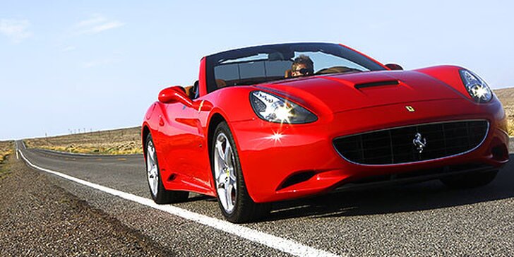 Zajazdite si na luxusných športových autách, napríklad na Ferrari California