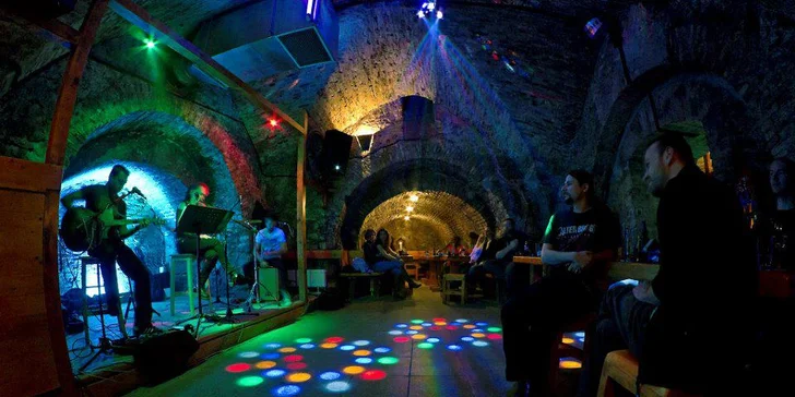 Vychutnajte si 2x veľké pivo Gambrinus v Pube Zbrojnoš