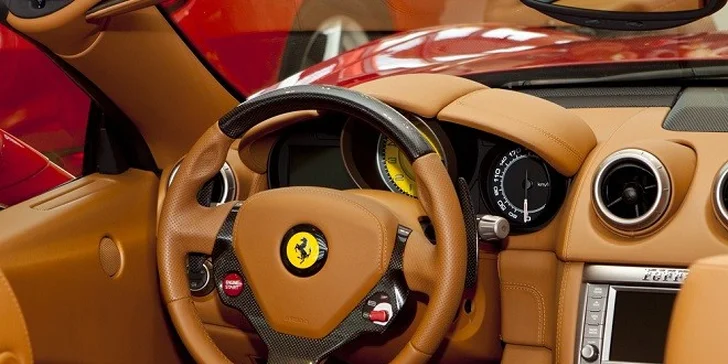 Zajazdite si na luxusných športových autách, napríklad na Ferrari California