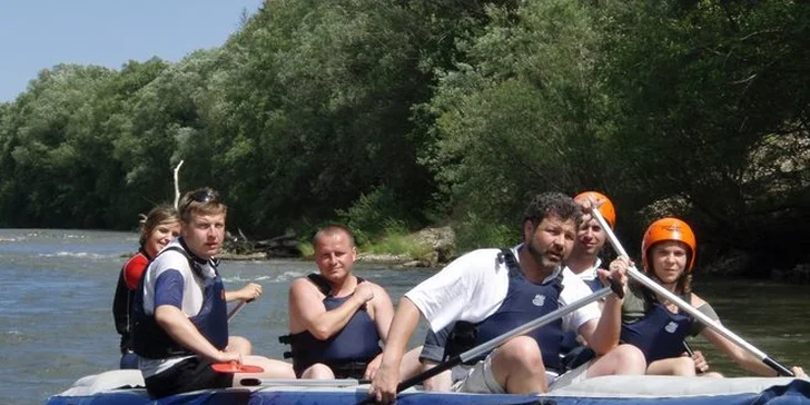 Rafting na vodnom kanáli alebo splavovanie Váhu na Liptove