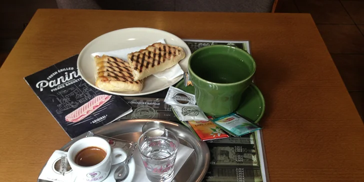 Panini Pierre Baguette a kávička alebo čaj