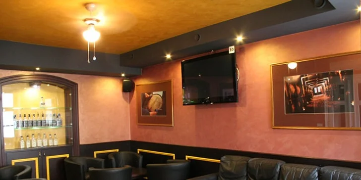 Ochutnajte šťavnatý hamburger s hranolčekmi