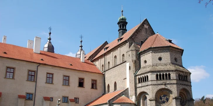Oddýchnite si vo dvojici v srdci historického Třebíče