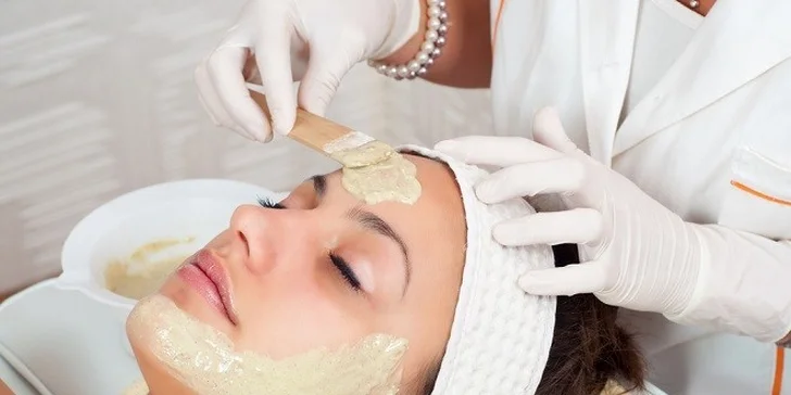 Hĺbkové čistenie pleti Skin Scrubberom alebo Anti-Age ošetrenie