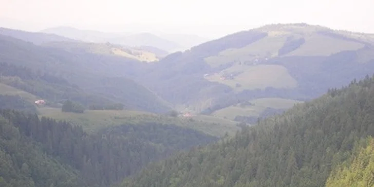 Predĺžený víkend v rodinnom penzióne s výhľadom na lyžiarsku dráhu a prekrásnu prírodu + polpenzia