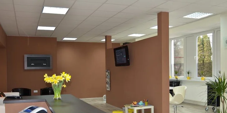 Trendy strih s masážou a kaviárovou kúrou v centre mesta