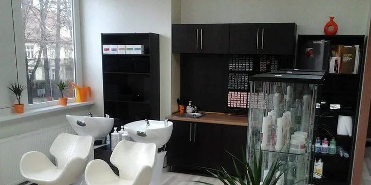 Trendy strih s masážou a kaviárovou kúrou v centre mesta