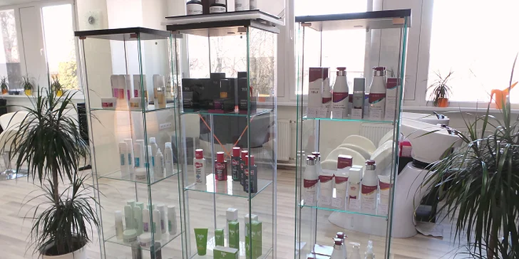 Trendy strih s masážou a kaviárovou kúrou v centre mesta