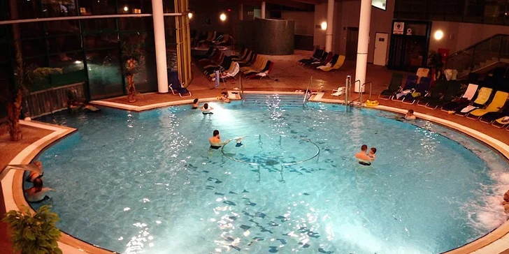 Wellness pobyt v Hoteli ALTIS**** Oravská priehrada s platnosťou aj počas jarných prázdnin, deti do 12 rokov ZDARMA! Celodenný vstup do Aquaparku Meander park Oravice a skipasy v cene!