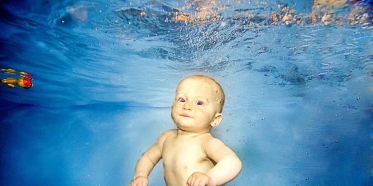 Zdravé plávanie v morskej vode pre celú rodinku