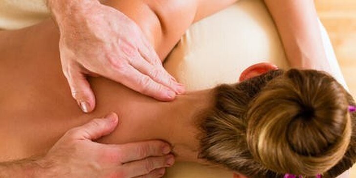 Másáž chrbta, šije a nôh alebo medová detoxikačná masáž - dve za cenu jednej