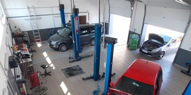 Nablýskajte svoje auto s ručným umytím exteriéru a interiéru a s ozónovou dezinfekciou klimatizácie