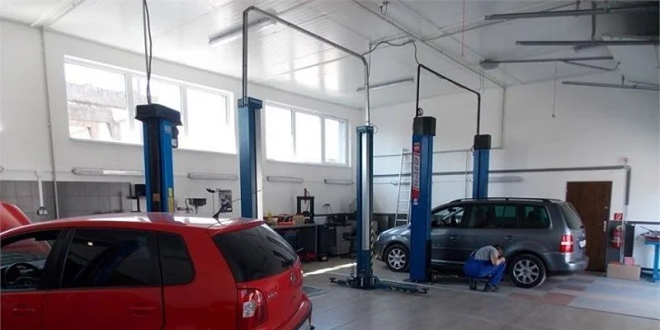 Nablýskajte svoje auto s ručným umytím exteriéru a interiéru a s ozónovou dezinfekciou klimatizácie
