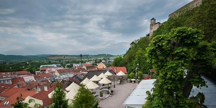 Vychýrené kačacie hody pod Trenčianskym hradom