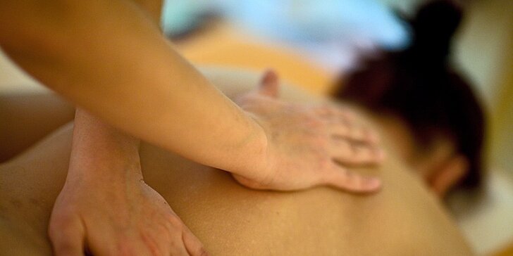 Hodinová liečebná masáž alebo regenerácia s fyzioterapeutom