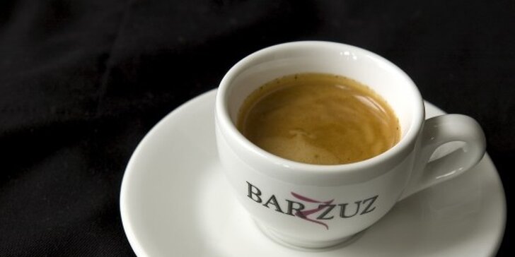 Lahodný zákusok vlastnej výroby + espresso Barzzuz v príjemnom prostredí