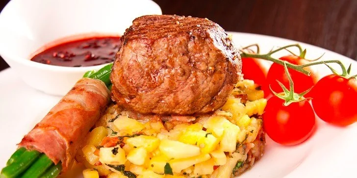 Vyberte si z ponuky šťavnatých steakov s oblohou!