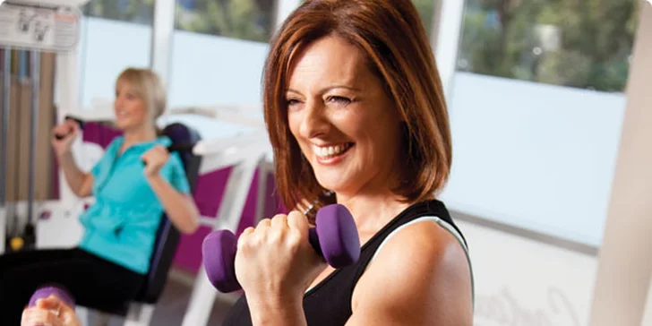Mesačná permanentka do fitness Contours pre ženy