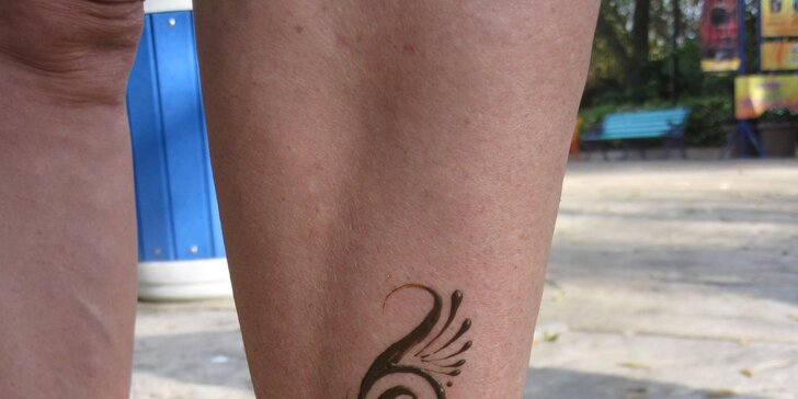 Dočasné tetovanie prírodnou hennou