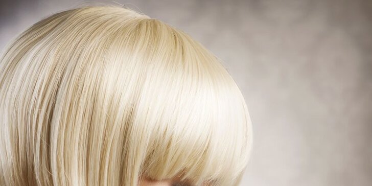 Regeneračná vlasová kúra v spreji, strih a farbenie alebo luxusný balíček s kompletným ošetrením